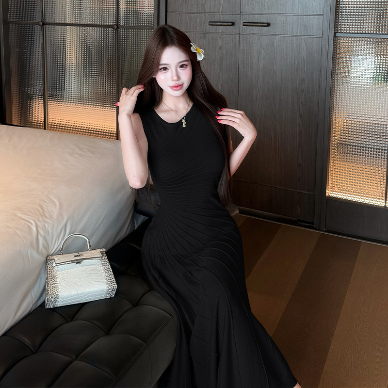 Women's Sleeveless Knit Bodycon Dress with Asymmetric Pleats and Cinched Waist - Image 4