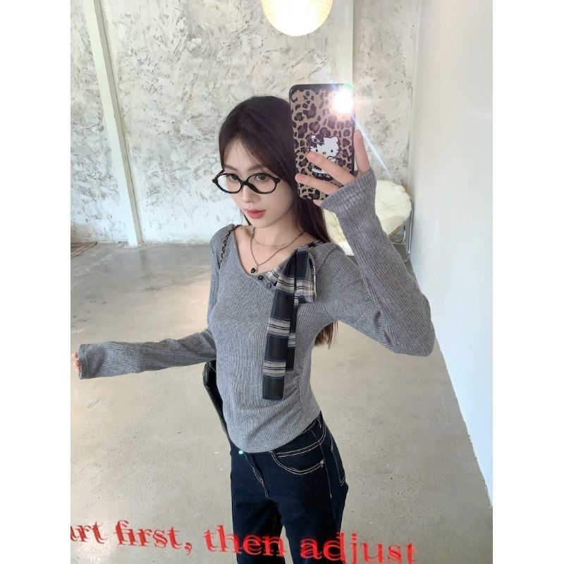 Off-Shoulder Knit Top for Women with Bow Short Sweet and Spicy Style - Image 4